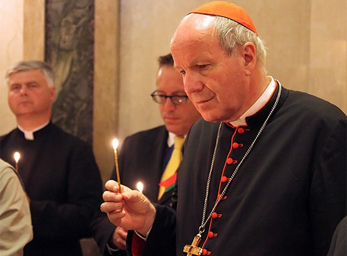 Kardinal Schönborn in Minsk: Erinnerung an NS-Opfer bewahren