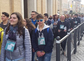 Papst überrascht Jugendliche als Beichtvater auf dem Petersplatz