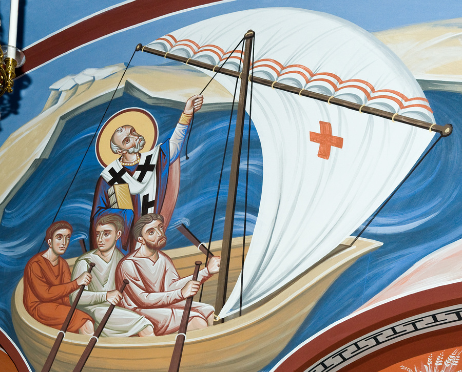 Der hl. Nikolaus stillt den Sturm auf See; Ikone, Wandmalerei in der russisch-orthodoxen Kathedrale