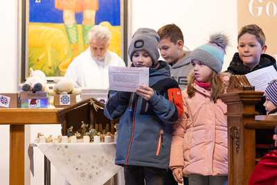 Krippenandacht in der Kapelle in Zwentendorf