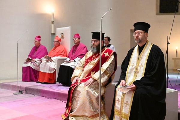 Martinsfest im Zeichen christlicher Solidarität / kathbild.at / Franz Josef Rupprecht Feirliches Martinsfest gemeinsam mit GV Kolasa