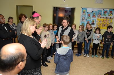Bischof Turnovszky besucht die Volksschule Gnadendorf