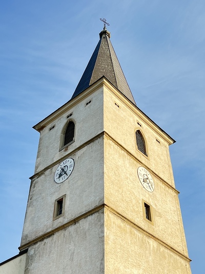 Kirchturm, Detail Pfarrkirche Weigelsdorf