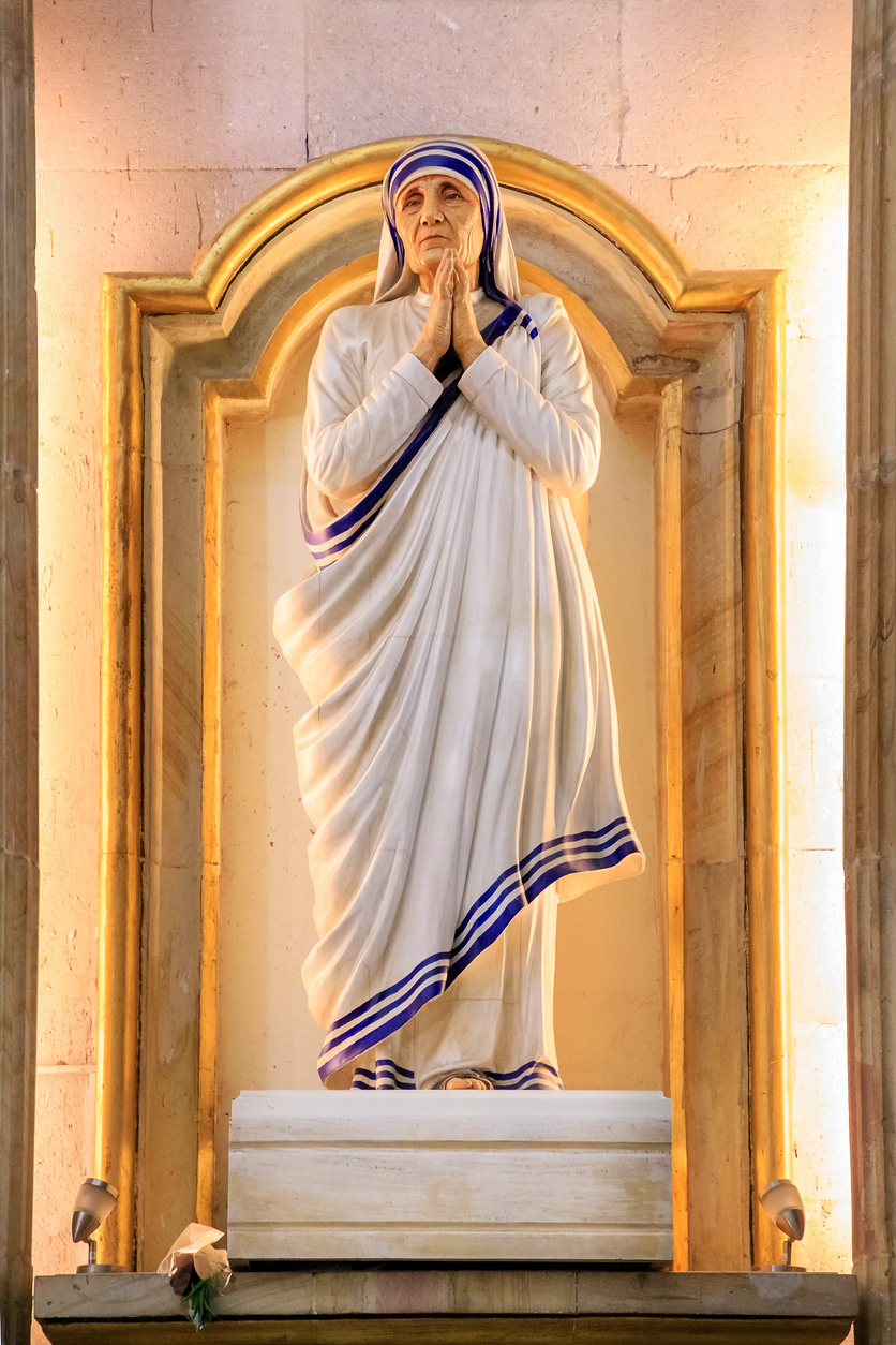 Statue von Mutter Teresa von Calcutta in der Culiacán Kathedrale