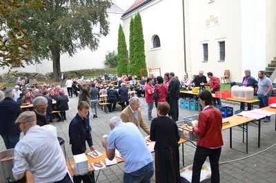 Amtseinführung Pater Nicholas Thenammakkal in der Pfarrkirche Asparn/Zaya