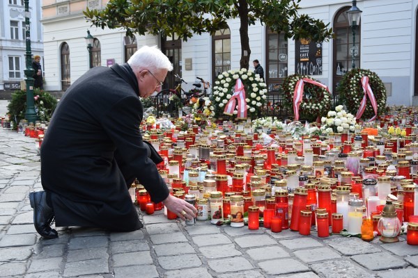 Erzbischof Lackner besucht Tatorte des Terroranschlags in Wien