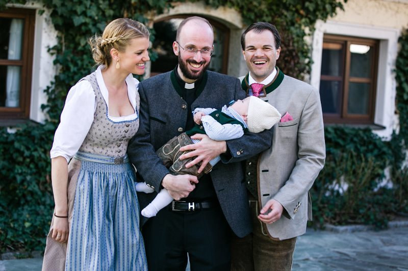 So wie Pfarrer Richard Hansl im Pfarrverband Weinland Nord laden am 12.9. viele Pfarren zum Dirndlgwandsonntag ein. 