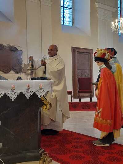 Sternsingergruppen der Pfarre Asparn/Zaya