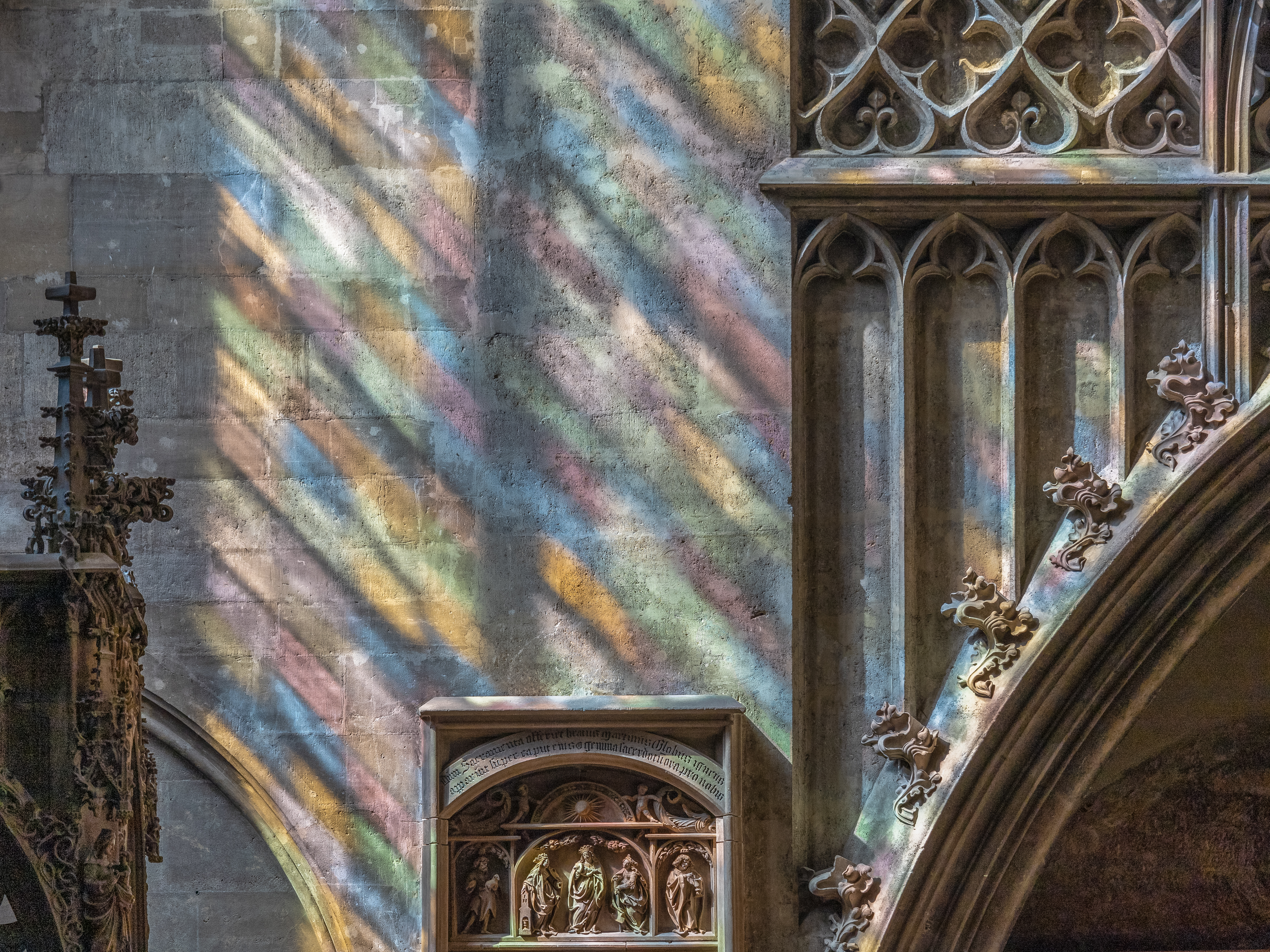 Fensterlicht im Stephansdom am Nachmittag