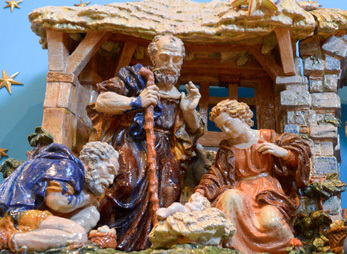 Weihnachtskrippe aus Keramik