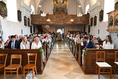 Feier der Erstkommunion in der Kirche Gnadendorf