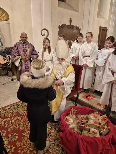 Familienmesse mit Nikolofeier