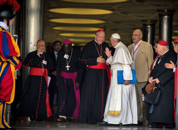 Kardinal Schönborn im Gespräch mit Papst Franziskus