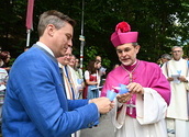 Wallfahrtsmesse bei der Lourdesgrotte im Wienerwald mit Erzbischof Josef Grünwidl.