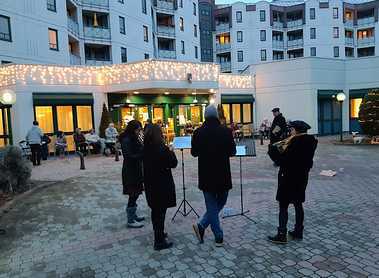 Adventkonzert vor dem Haus Hohe Warte
