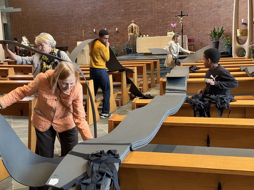 Sitzauflagen für die Kirche in Unterheiligenstadt