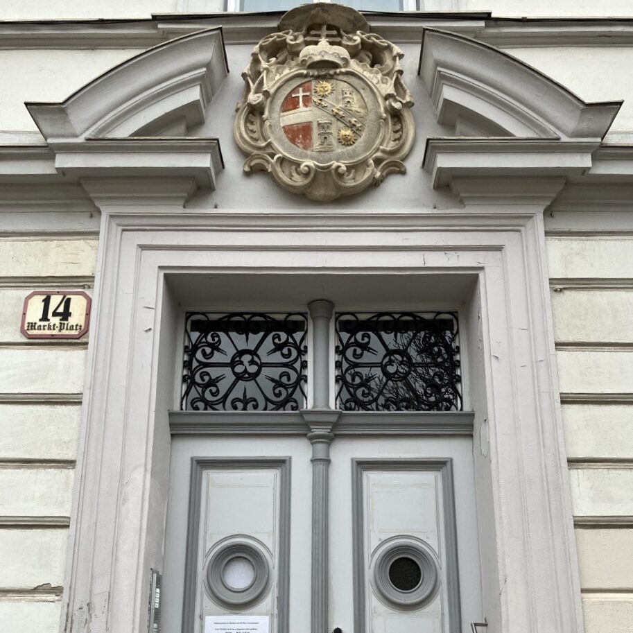 Tür zum Pfarrhof