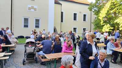 Darbietungen in der Kirche in Asparn/Zaya