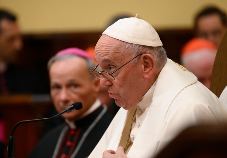 Papst bittet in Kanada um Vergebung für sexuellen Missbrauch