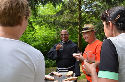 Maiandacht der Pfarren Asparn, Gnadendorf, Michelstetten und Wenzersdorf bei der Bildeichenkapelle