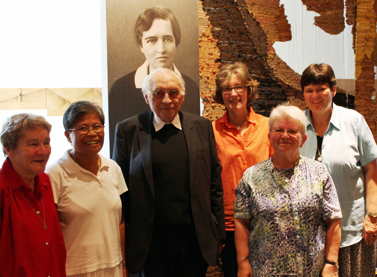 Mitglieder des Säkularkreises mit Weihbischof Krätzl