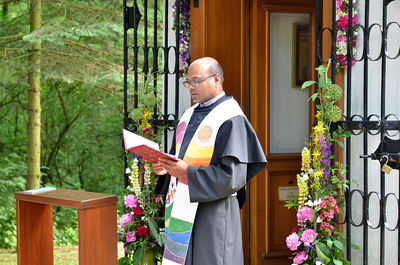 Maiandacht der Pfarren Asparn, Gnadendorf, Michelstetten und Wenzersdorf bei der Bildeichenkapelle
