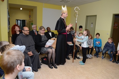 Bischof Turnovszky besucht die Volksschule Gnadendorf
