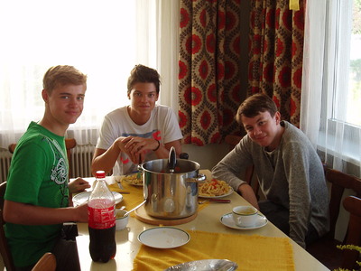 OLYMPUS DIGITAL CAMERA         