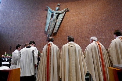 50-Jahr-Jubiläum Pfarrkirche Unterheiligenstadt / M. Lahner/B. Dobosz