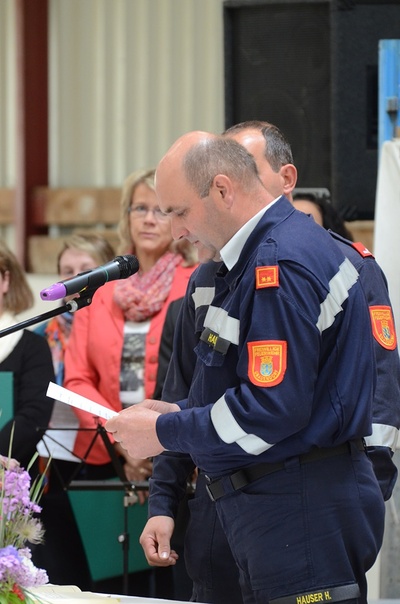 Feldmesse und Autosegnung beim FF-Heurigen