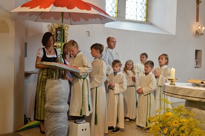 Neue Minis in die Ministrantenschar aufgenommen.