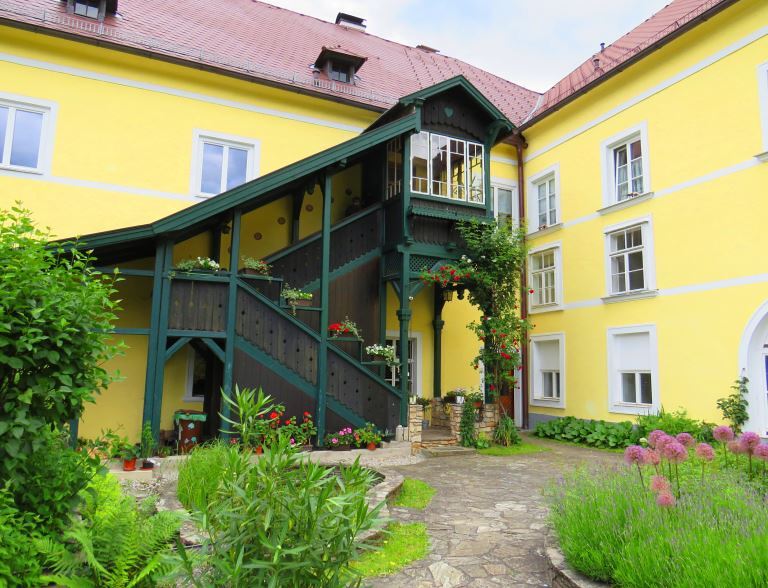 Kloster Kirchberg schließt Exerzitienhaus