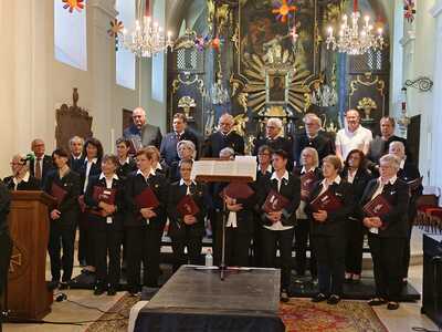 Darbietungen in der Kirche in Asparn/Zaya