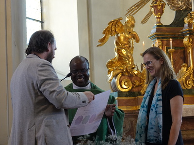    Die PGRs von Pottendorf-Landegg und Wampersdorf bedanken sich mit einem Gutschein für liturgische Gewänder                            