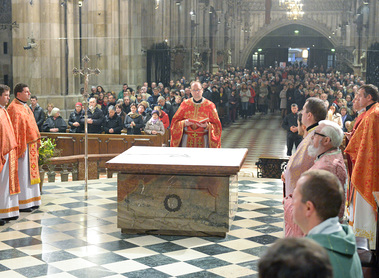 Panachyda / Totengedenken f?r die Opfer am Maidan-Platz, Yuriy Kolasa, Byzantinischer Ritus im Stephansdom, griechisch-katholisch