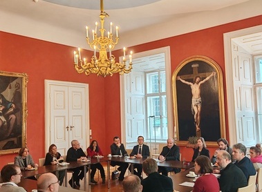 USCCB und die Hilfsorganisationen beim Kardinal Schönborn