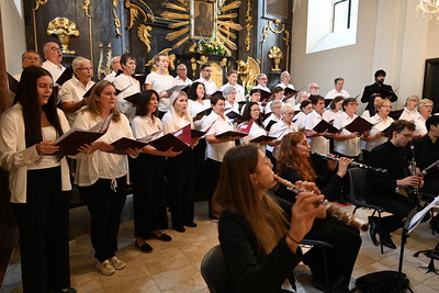 Gottesdienst mit Chor und Orchester im Rahmen der Sommernachtsklänge 2025.