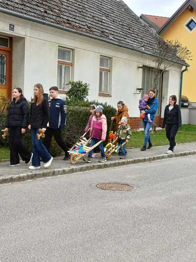 Ratscher unterwegs in Wenzersdorf und Zwentendorf