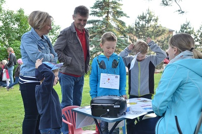 'Kinderliturgie - Mit allen Sinnen feiern' - Wortgottesfeier und Stationenbetrieb