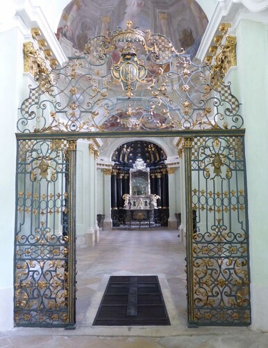 Gitter einladend offen