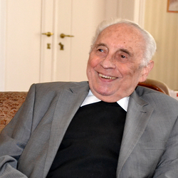 Weihbischof Helmut Krätzl im Gespräch