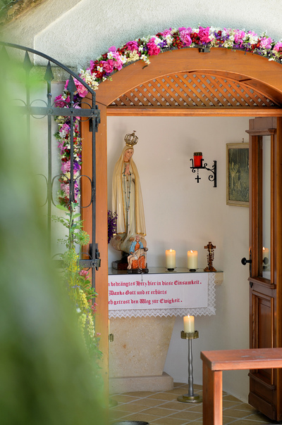 Maiandacht der Pfarren Asparn, Gnadendorf, Michelstetten und Wenzersdorf bei der Bildeichenkapelle