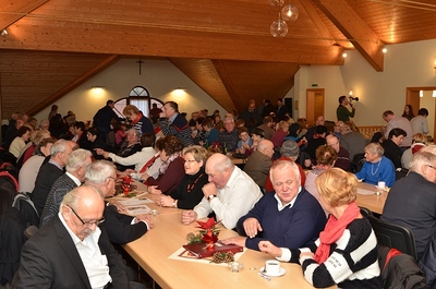 Pfarrkaffee im Gemeindesaal