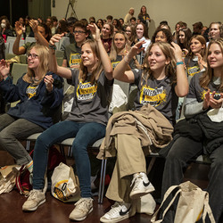 Publikum beim Startfest (c) Daniel Furxer