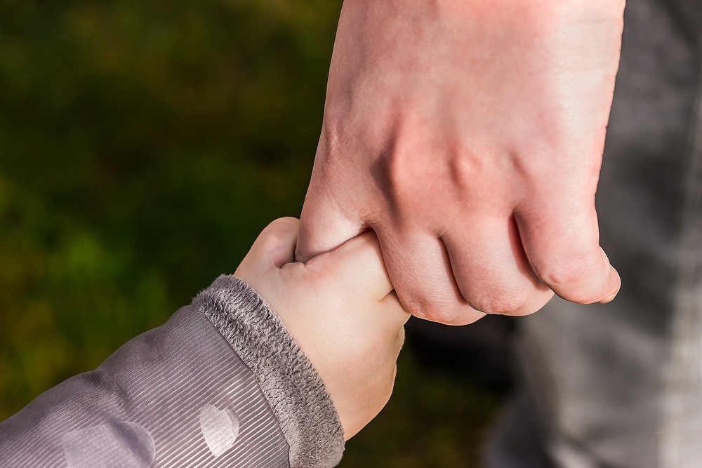 Hand in Hand Gott begegnen