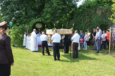 Hl. Messe und Fronleichnamsprozession