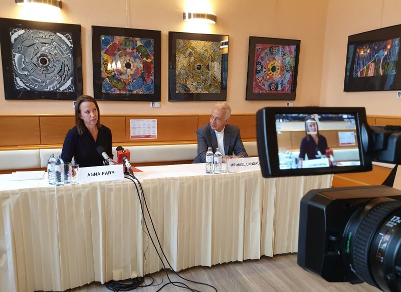 Antritts-Pressekonferenz der früheren Gesundheitsmanagerin Anna Parr mit Caritas-Präsident Landau.
