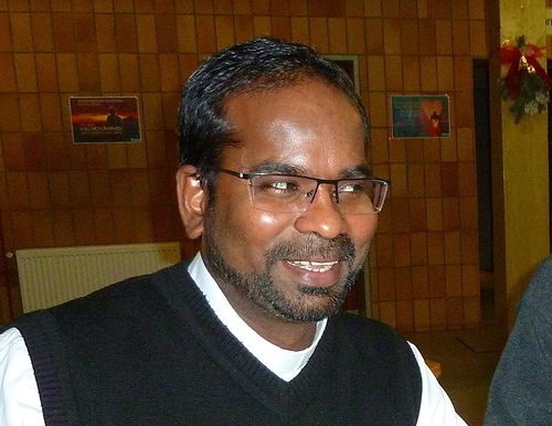 P. Sagai – immer ein Lächeln auf den Lippen