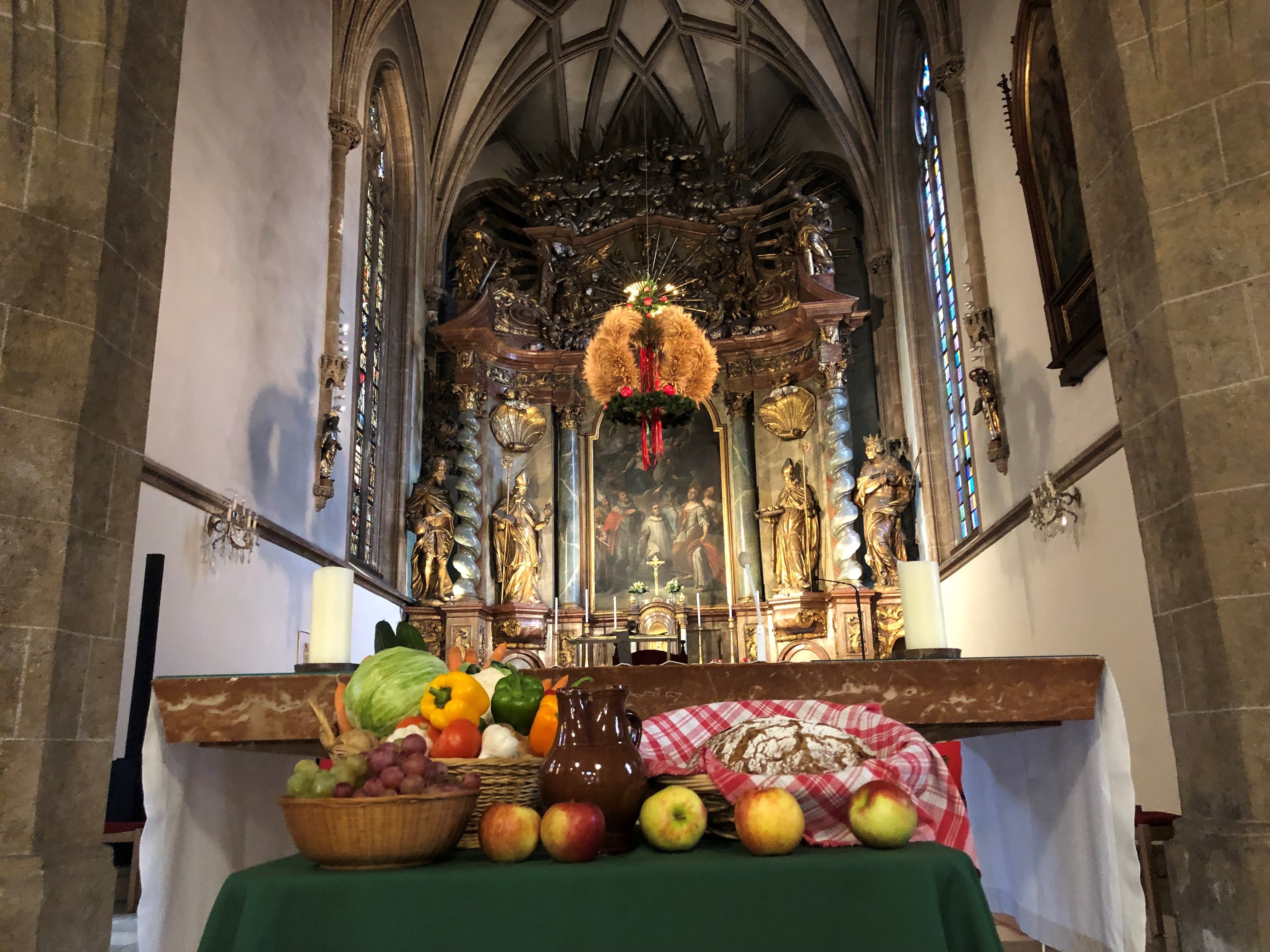 Erntedank und Weintaufe