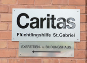 kathbild.at/Rupprecht / Flüchtlingsbetreuung Eingang St. Gabriel